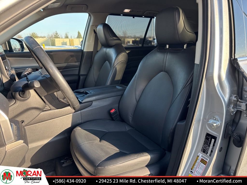 Used 2024 Toyota Grand Highlander XLE image 12