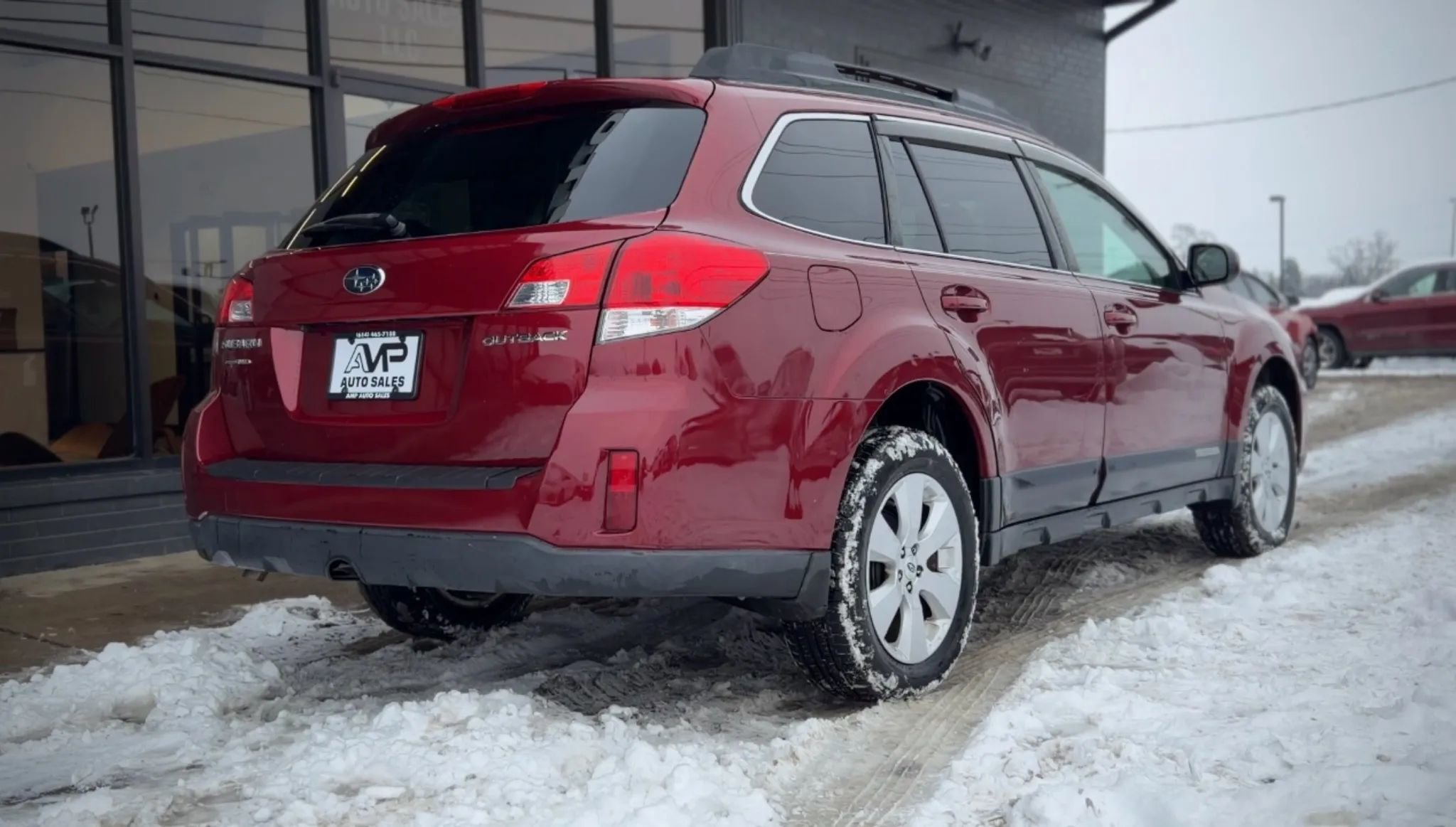 Used 2011 Subaru Outback 2.5i Limited image 2
