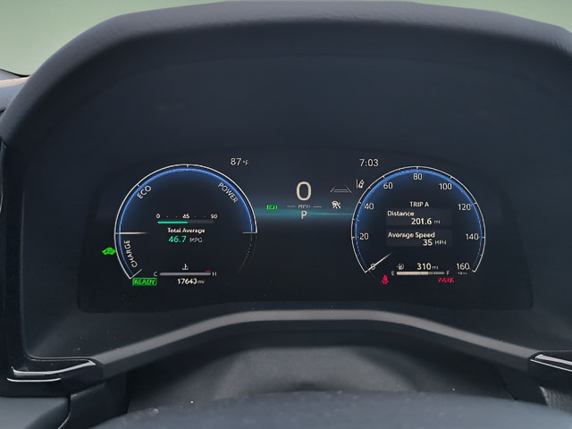 Used 2025 Toyota Camry XSE FWD image 9