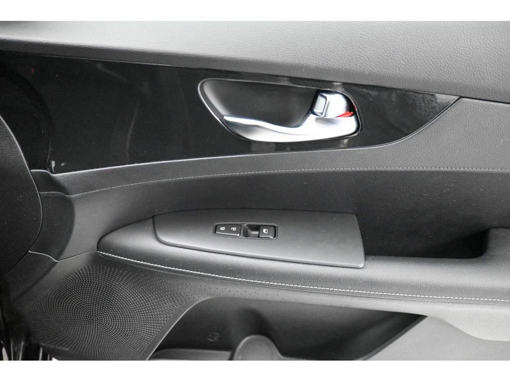 Used 2024 Kia Forte GT-Line w/ GT-Line Premium Package image 16