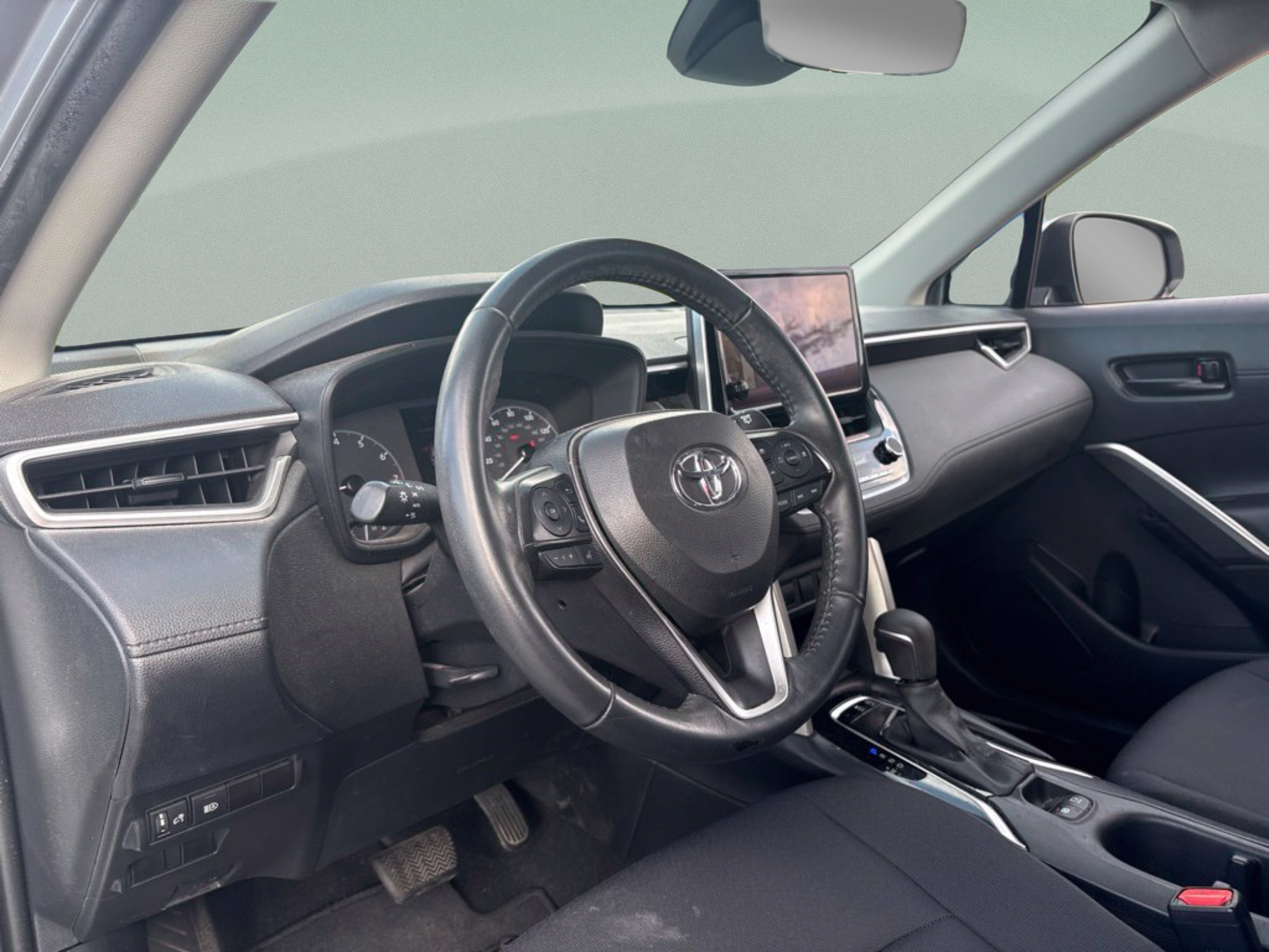 Used 2024 Toyota Corolla Cross LE FWD image 16