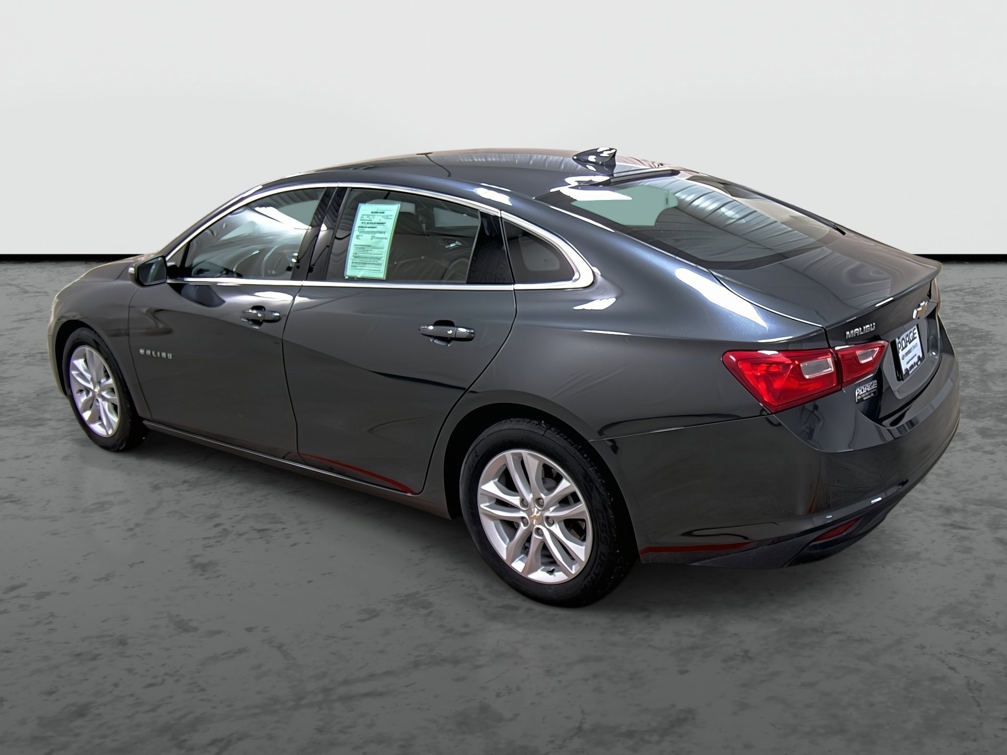 Used 2017 Chevrolet Malibu LT w/ Leather Package image 2