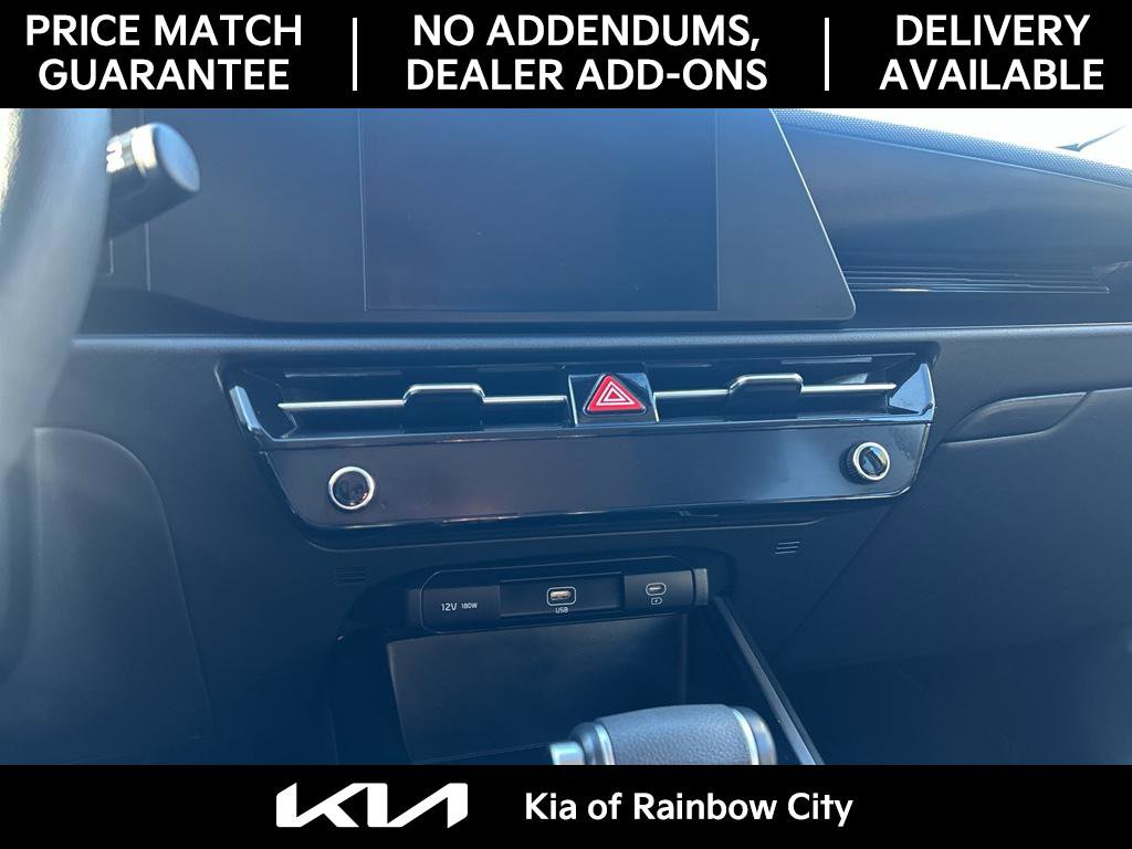 Used 2025 Kia Niro LX image 27