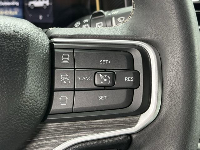 Used 2024 Jeep Wagoneer Series II w/ Flexible Seating Group AWD/4WD image 11