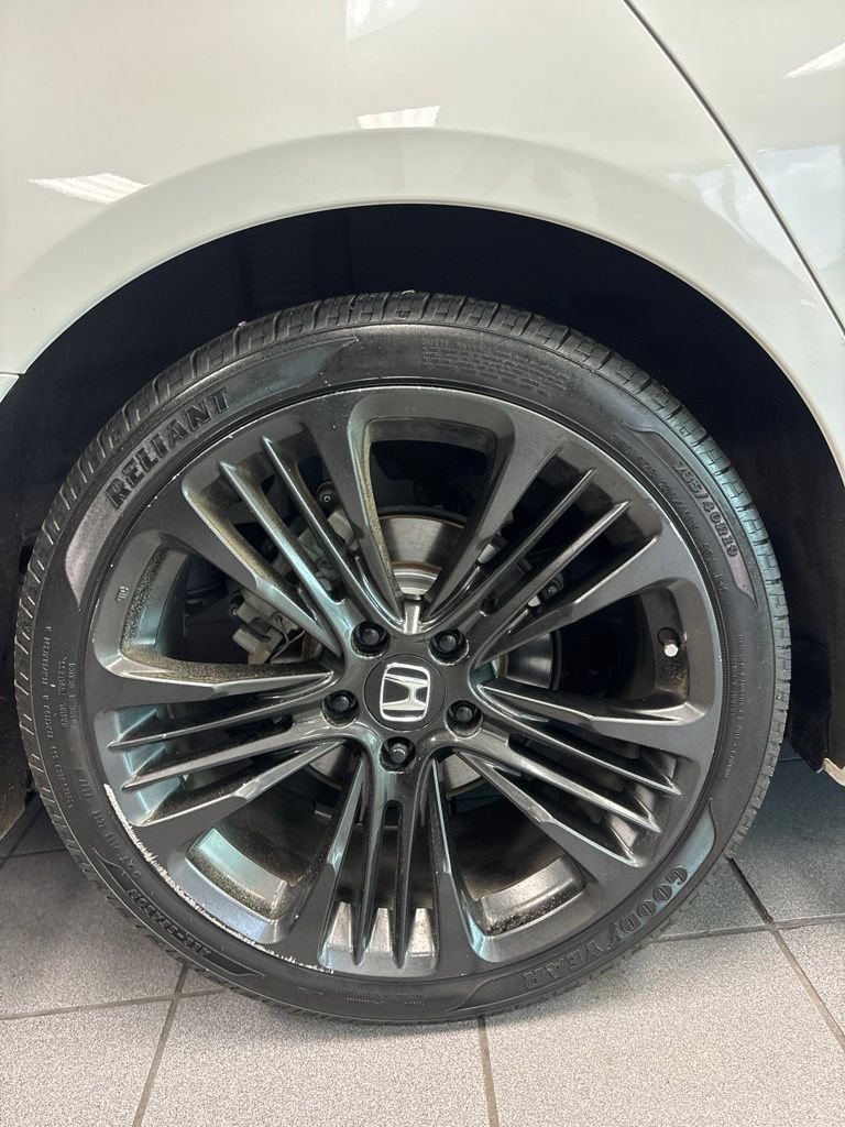 Used 2018 Honda Accord Sport image 9