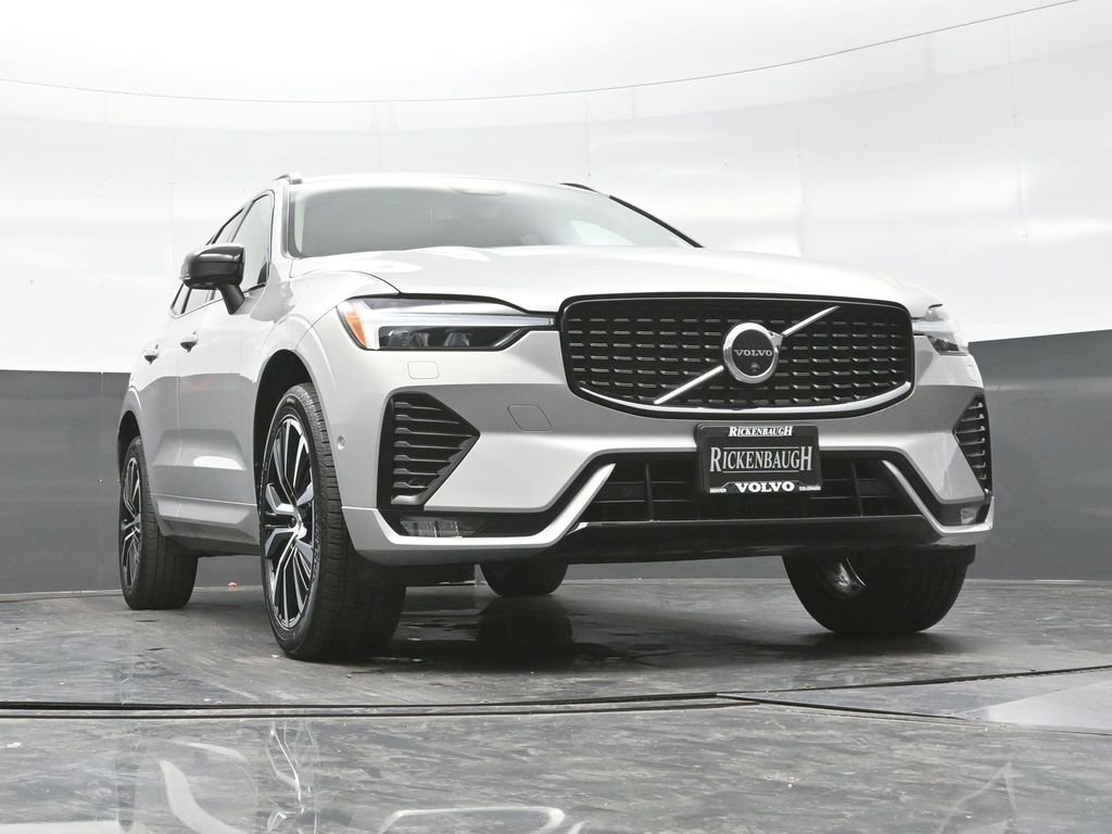 Used 2025 Volvo XC60 B5 Plus image 15