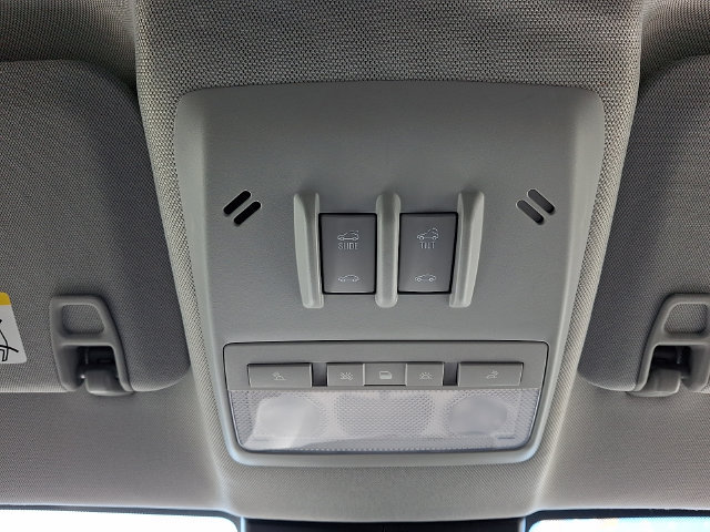 Used 2020 Chevrolet Trax LT w/ Sun & Sound Package FWD image 25