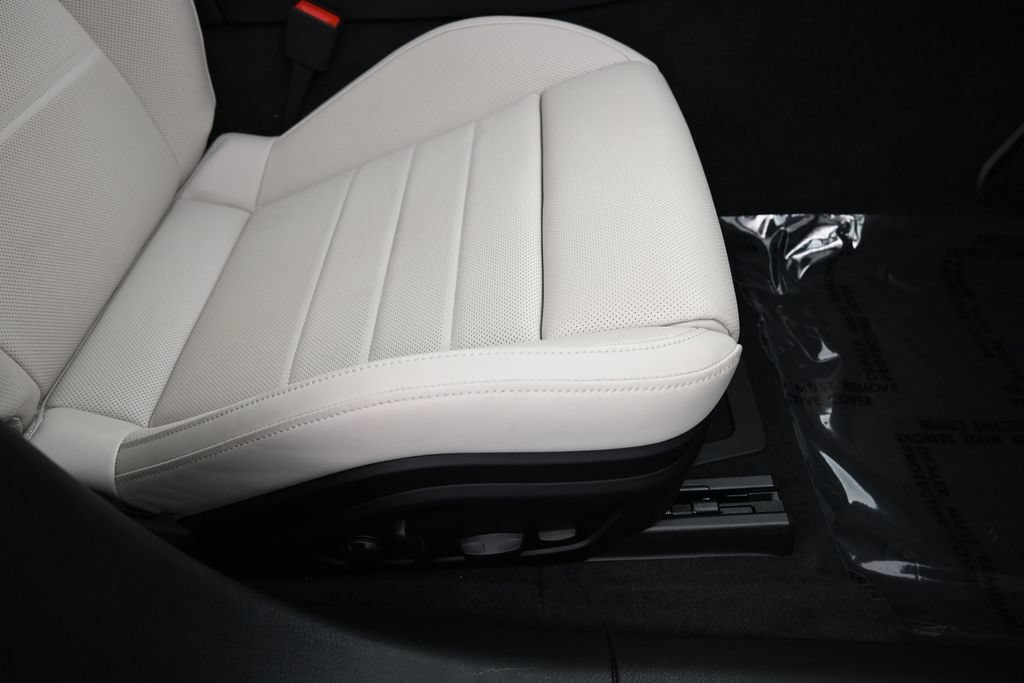 Certified 2026 Porsche Panamera 4 AWD/4WD image 32