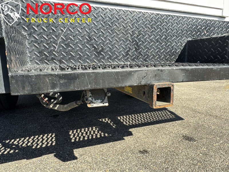 Used 2019 Chevrolet Express 3500 w/ Power Convenience Package RWD image 13