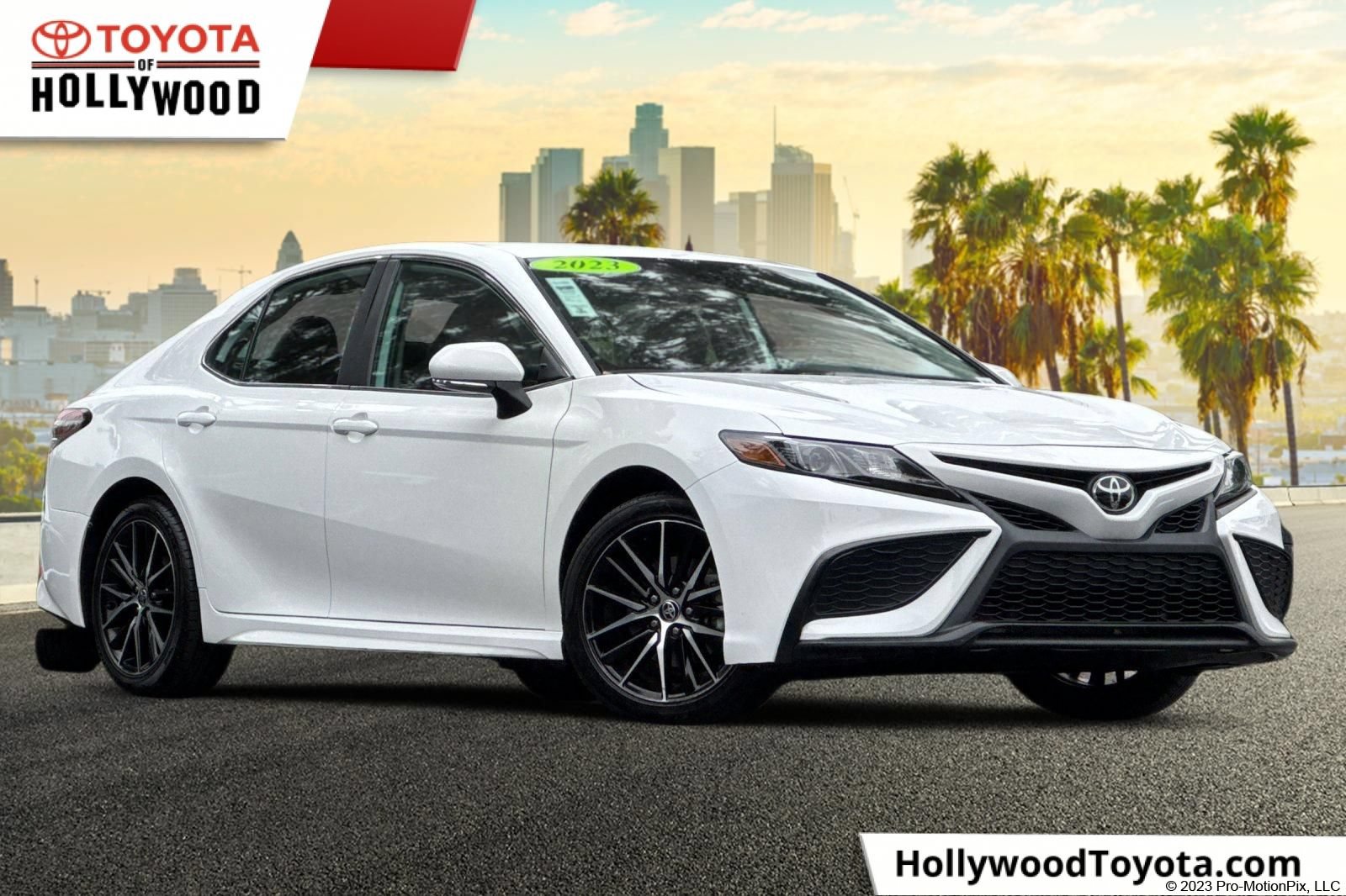 Used 2023 Toyota Camry SE FWD image 1