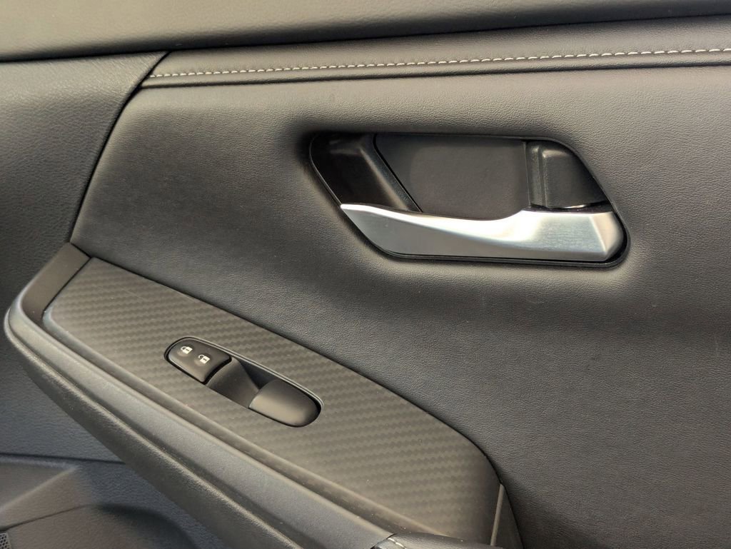 Used 2025 Nissan Sentra SV FWD image 33