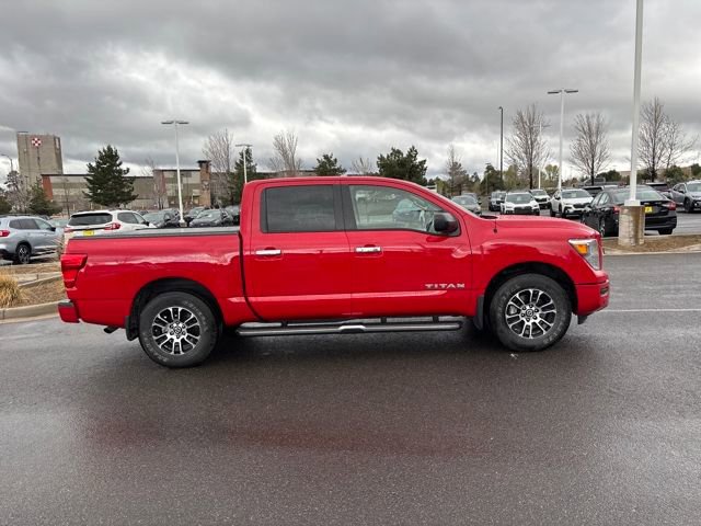 Used 2021 Nissan Titan SV w/ SV Convenience Package image 2