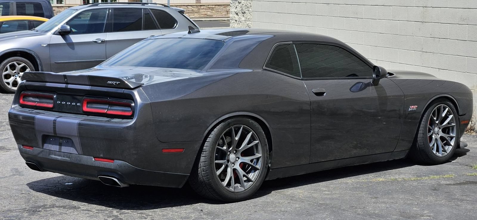 Used 2016 Dodge Challenger SRT w/ Technology Group RWD image 5