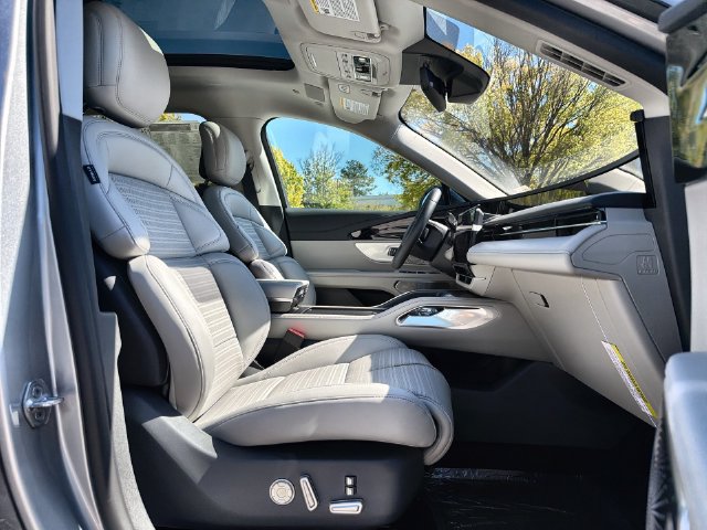 New 2026 Lincoln Nautilus Reserve AWD/4WD image 26