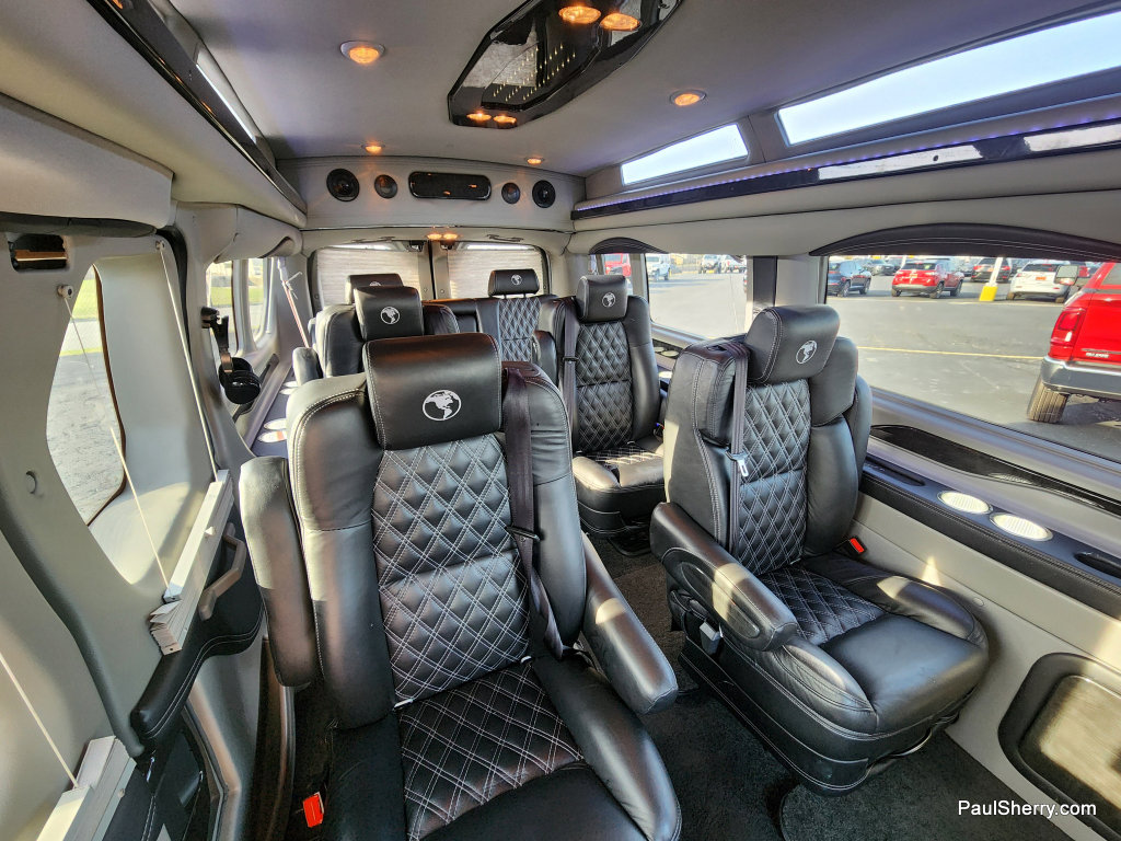 Used 2023 Ford Transit 150 Low Roof AWD image 5