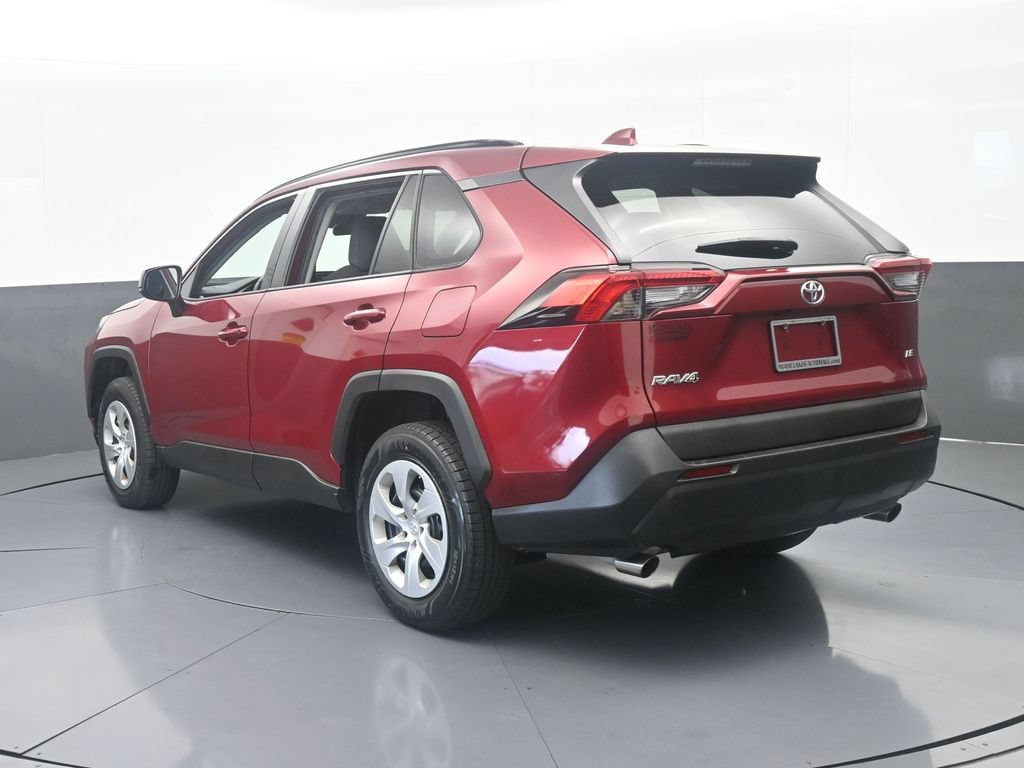 Used 2021 Toyota RAV4 LE FWD image 4