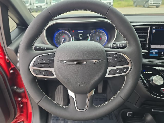 New 2027 Chrysler Pacifica Select FWD image 25