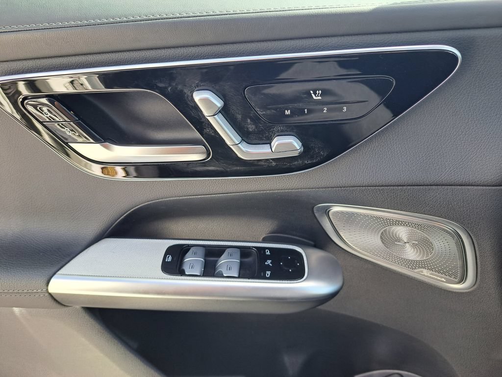 Used 2024 Mercedes-Benz GLC 300 4MATIC image 17