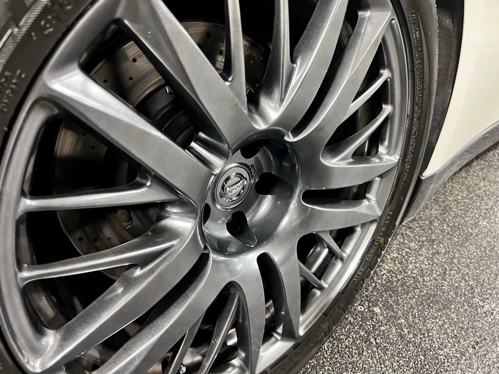 Used 2017 Nissan GT-R Premium image 23