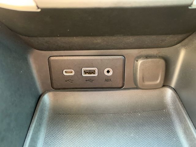 Used 2024 GMC Terrain SLE image 27