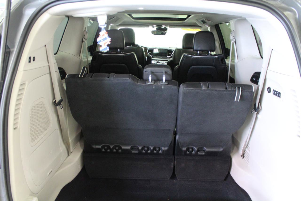 Used 2022 Chrysler Pacifica Limited image 33