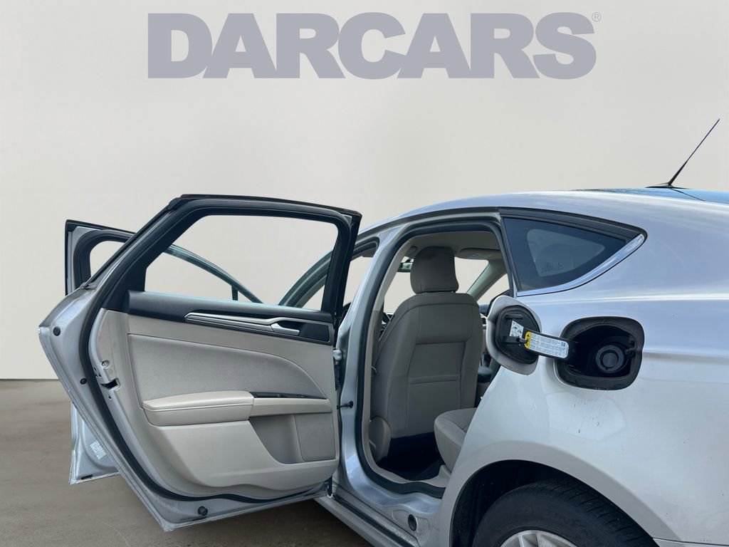 Used 2018 Ford Fusion SE image 31