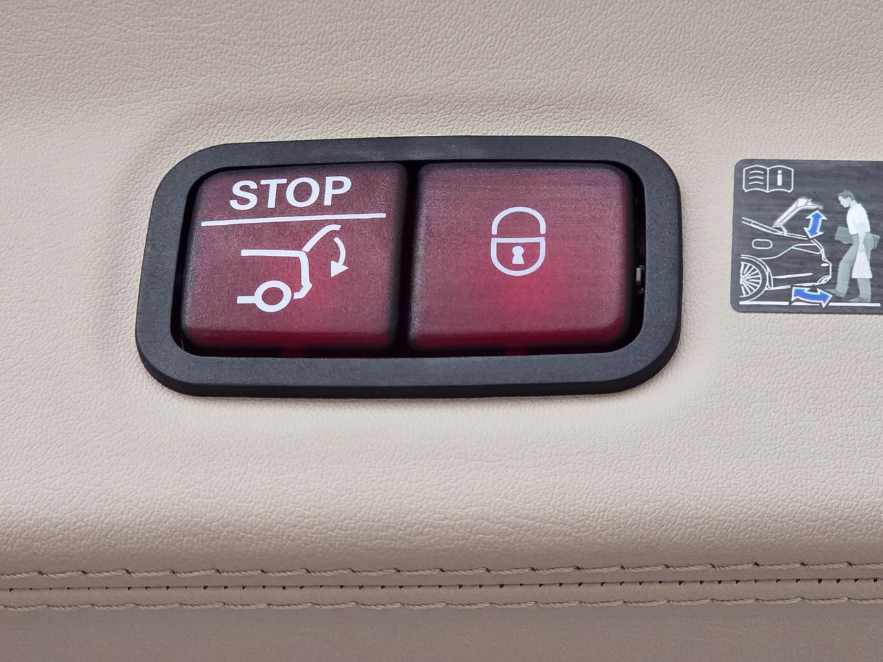 Used 2025 Mercedes-Benz Maybach GLS 600 4MATIC image 41