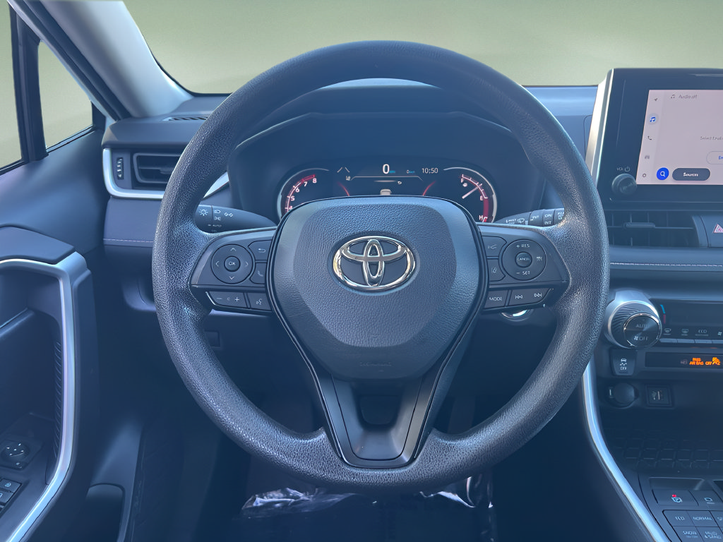 Used 2025 Toyota RAV4 XLE AWD/4WD image 18