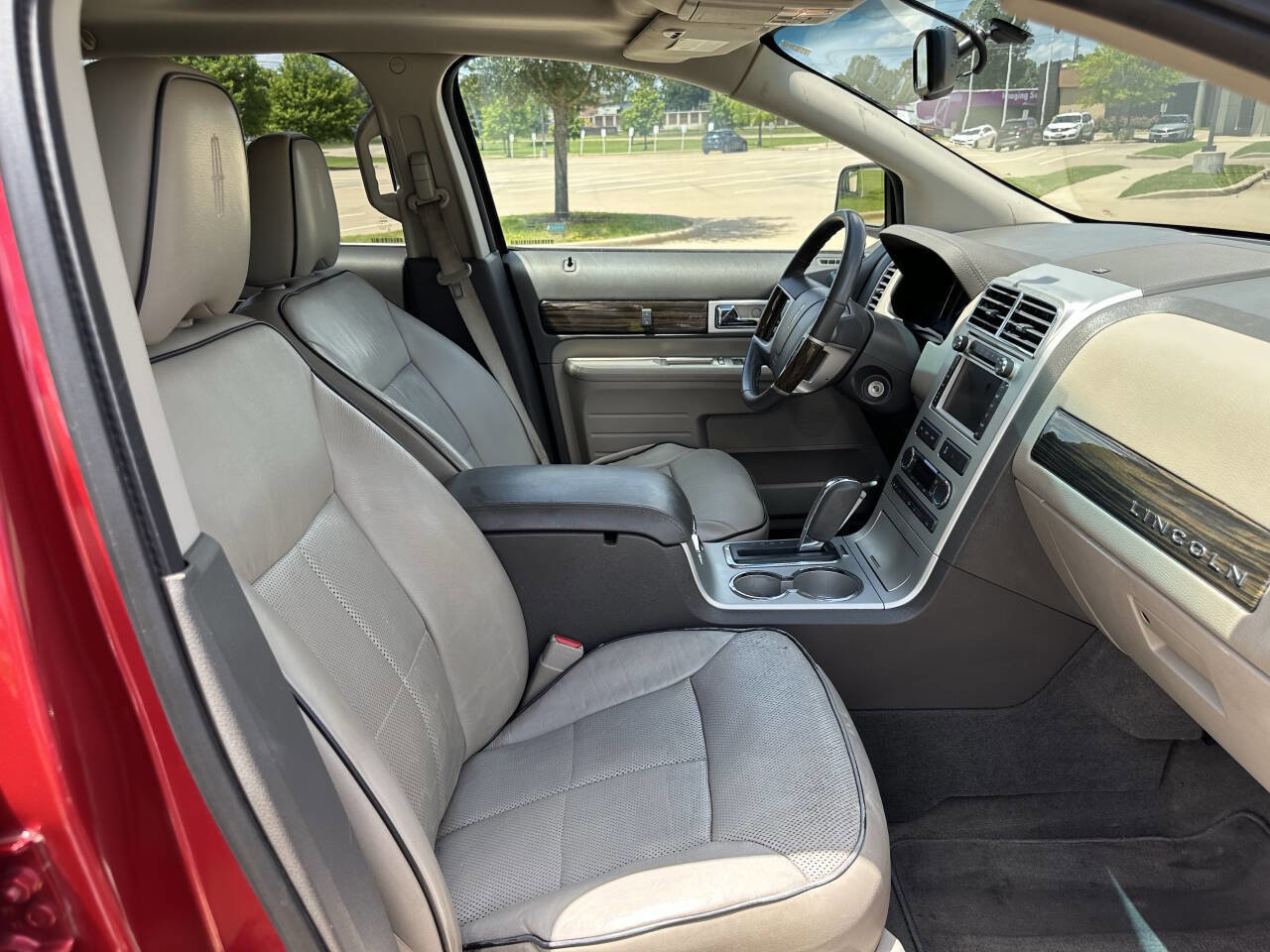 Used 2010 Lincoln MKX 2WD image 6
