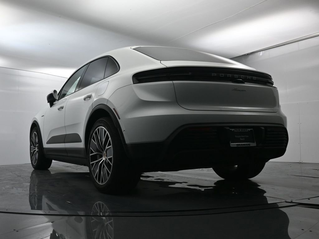 Certified 2025 Porsche Macan Electric image 48