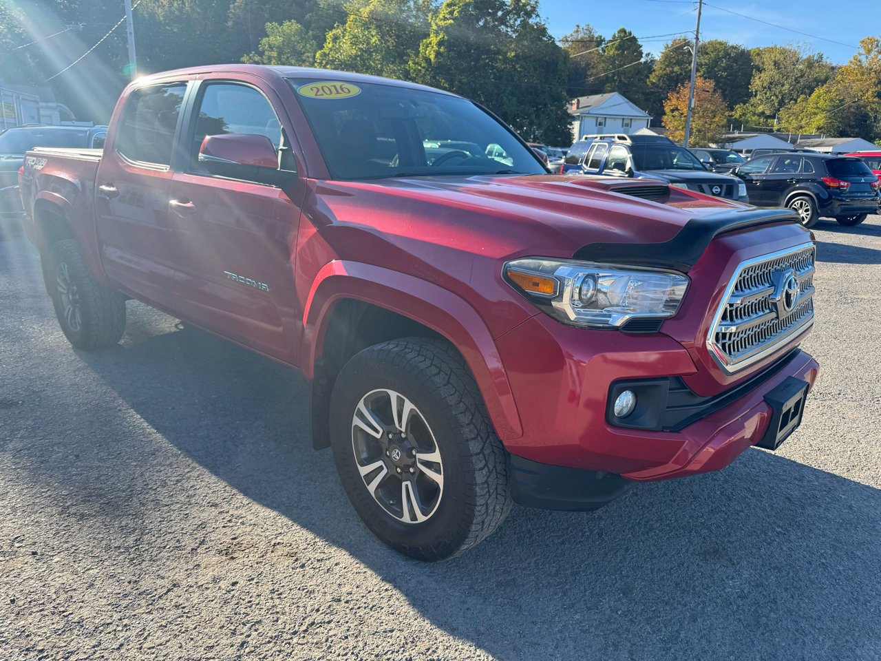 Used 2016 Toyota Tacoma TRD Sport image 9