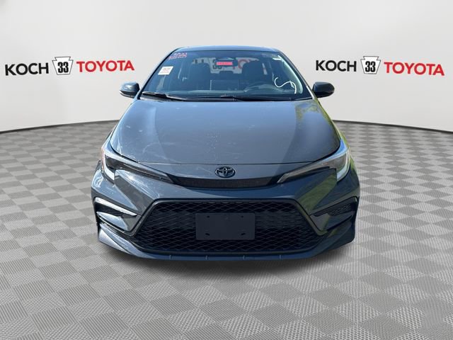 Used 2025 Toyota Corolla SE w/ SE Premium Package FWD image 2