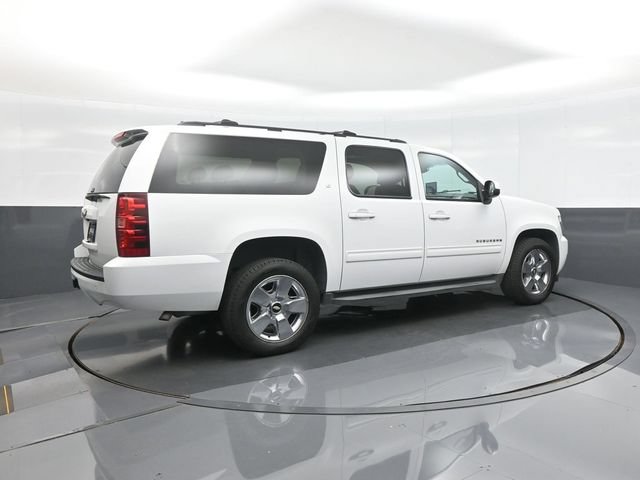 Used 2014 Chevrolet Suburban LT AWD/4WD image 7