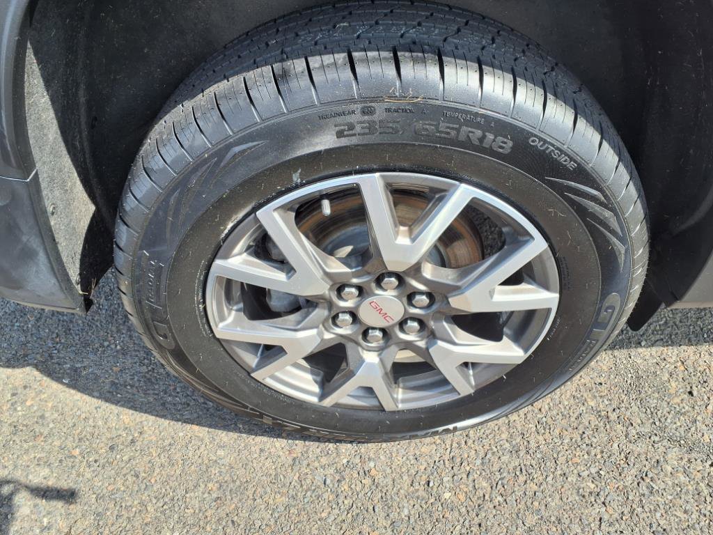 Used 2020 GMC Acadia SLE w/ Driver Convenience Package image 16