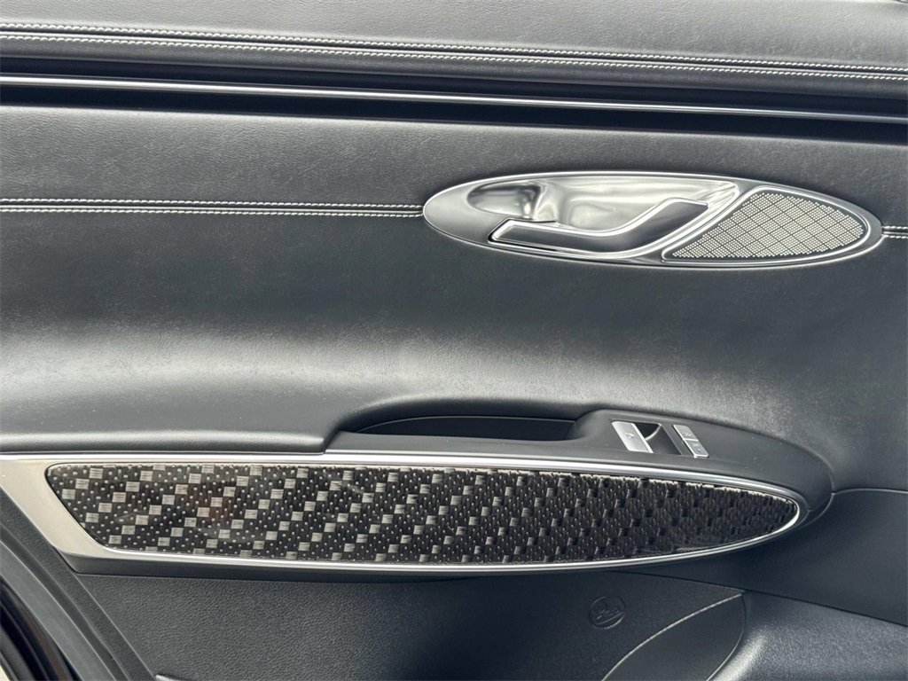 Used 2025 Genesis GV70 3.5T Sport w/ Sport Prestige Package image 17