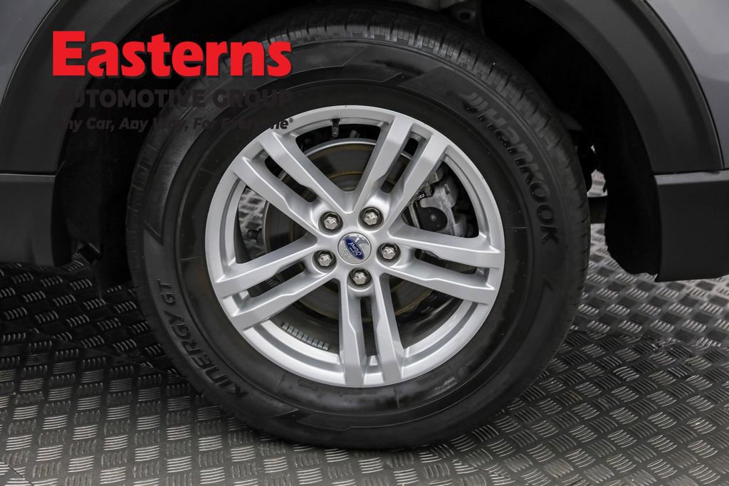 Used 2022 Ford Explorer XLT image 32