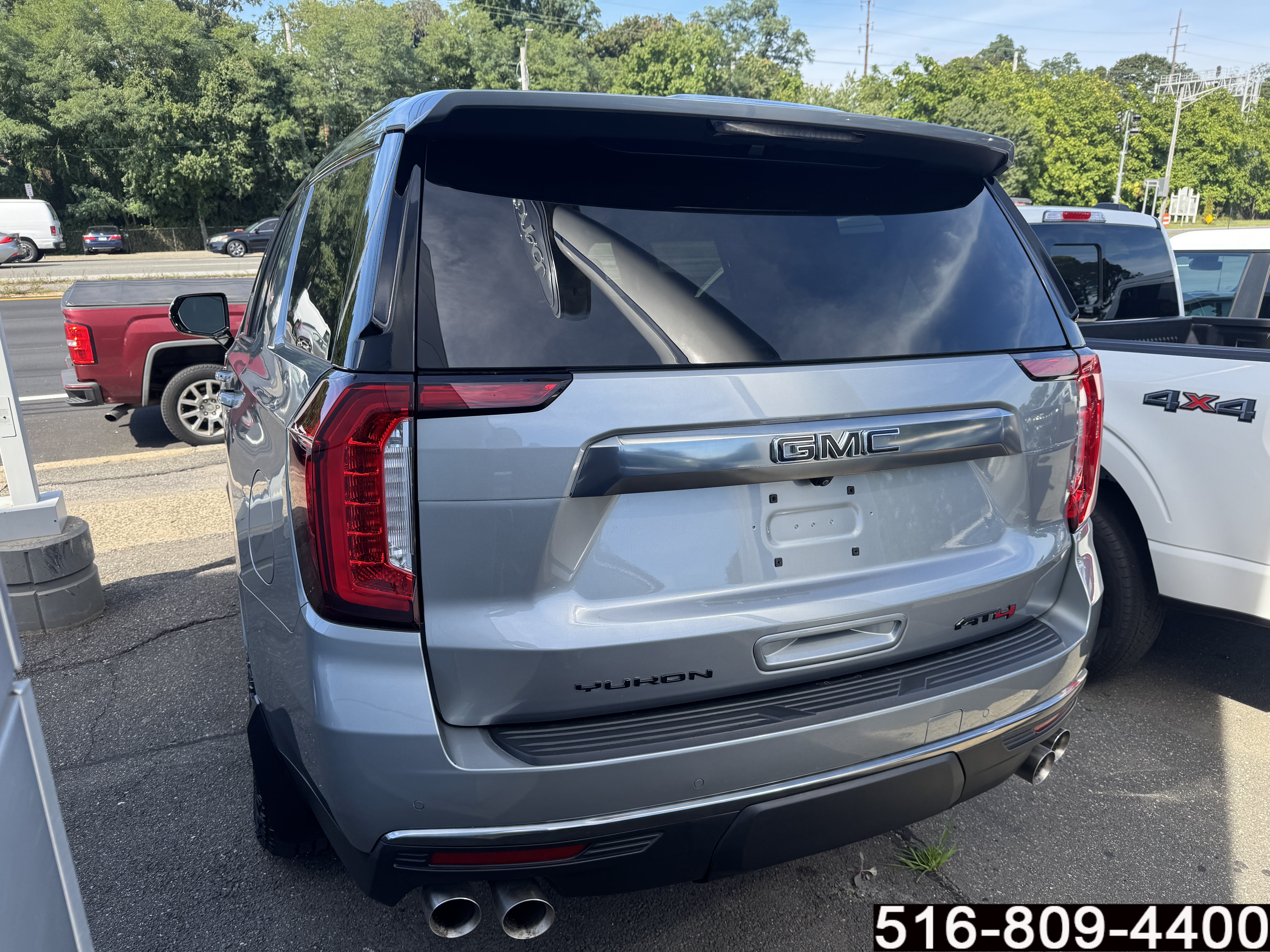 Used 2024 GMC Yukon AT4 AWD/4WD image 7