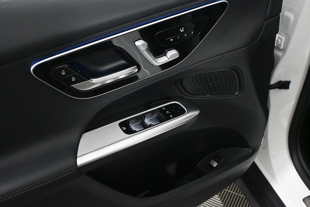 Certified 2025 Mercedes-Benz GLC 300 4MATIC image 8