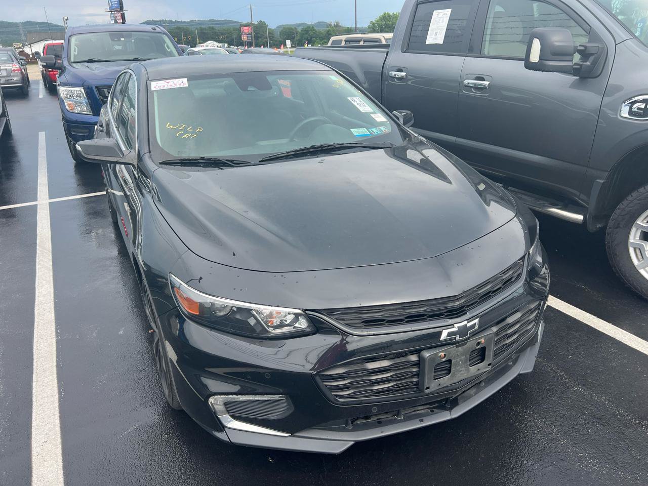 Used 2018 Chevrolet Malibu LT w/ Driver Confidence Package FWD image 2