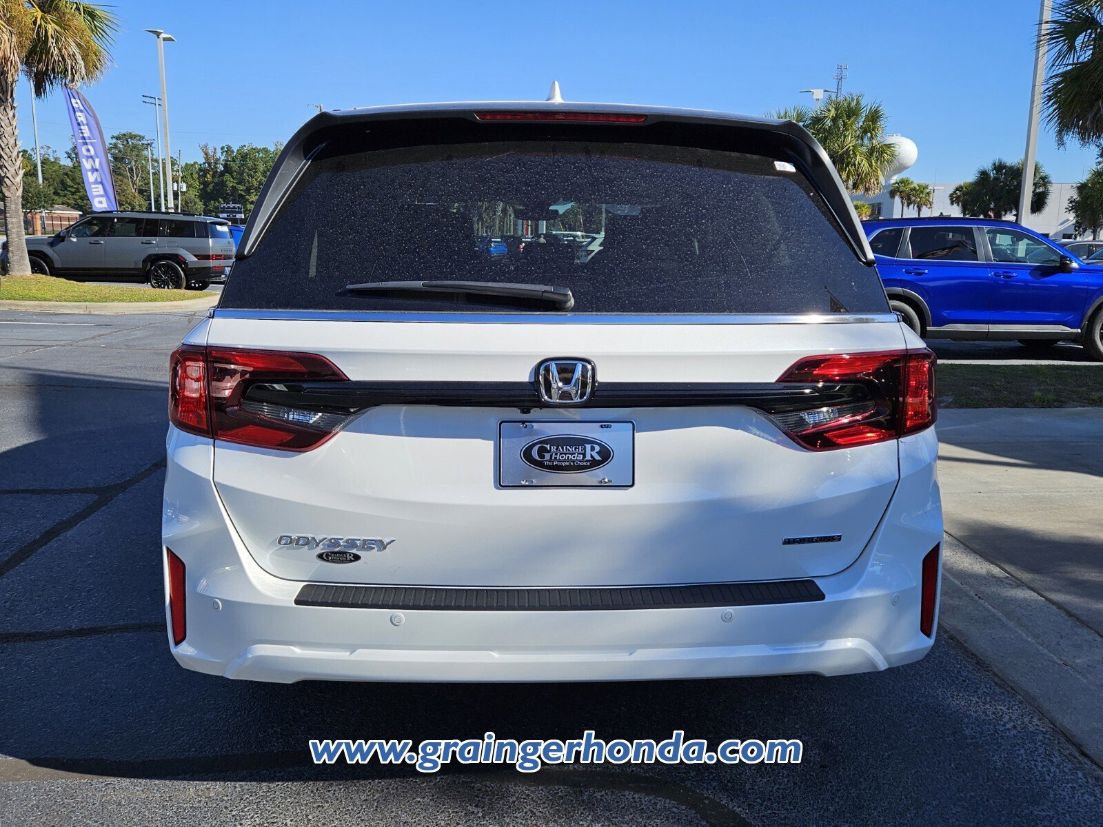 New 2026 Honda Odyssey Touring image 4