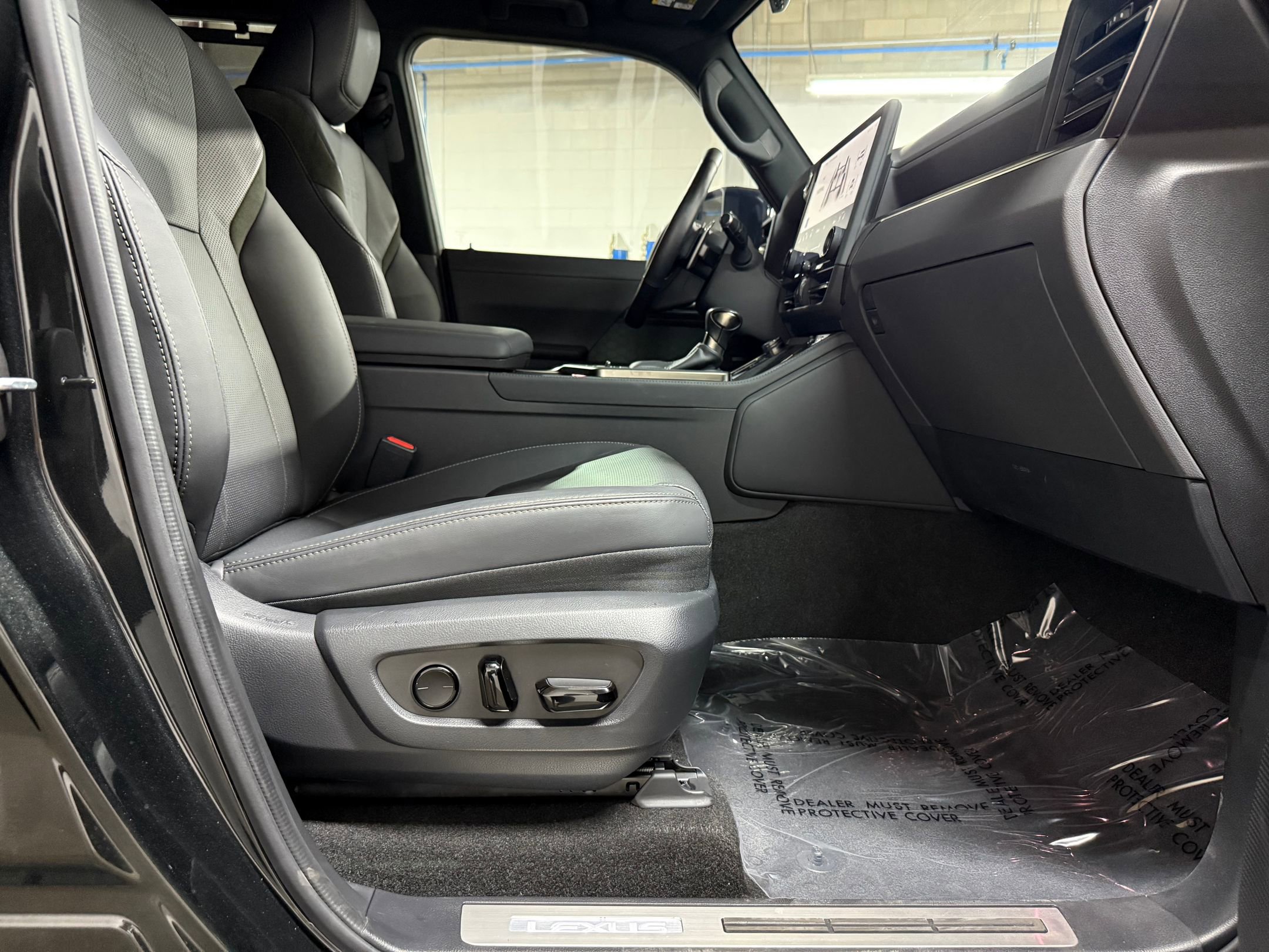 Used 2024 Lexus GX 550 image 49