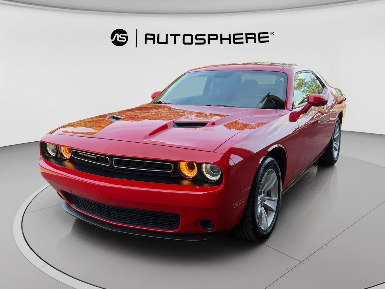 Used 2023 Dodge Challenger SXT RWD image 4