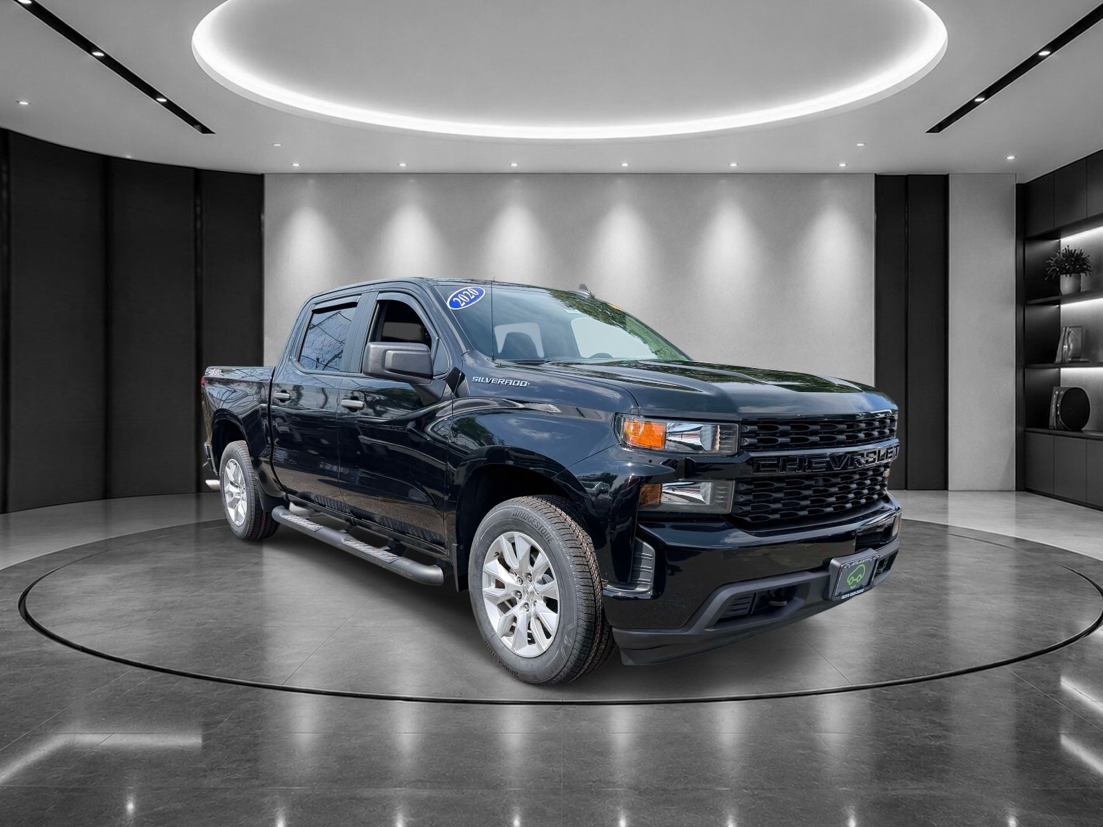 Used 2020 Chevrolet Silverado 1500 Custom w/ Custom Value Package AWD/4WD image 2