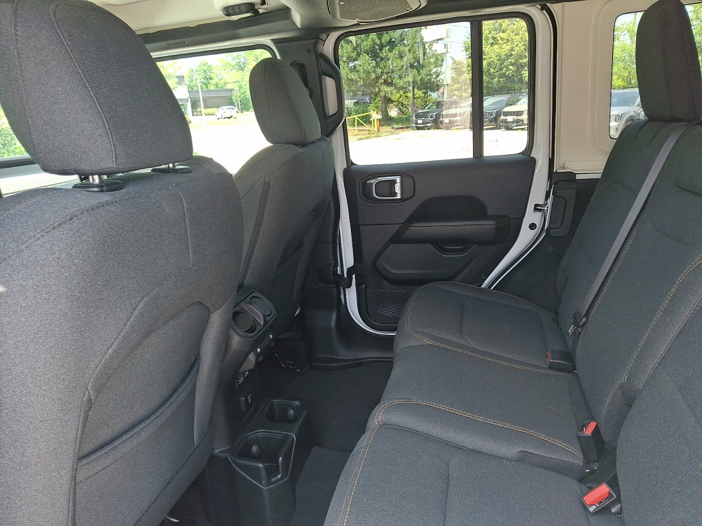Used 2025 Jeep Wrangler Unlimited Sahara AWD/4WD image 20