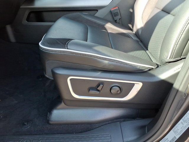 New 2026 RAM 1500 Laramie AWD/4WD image 7