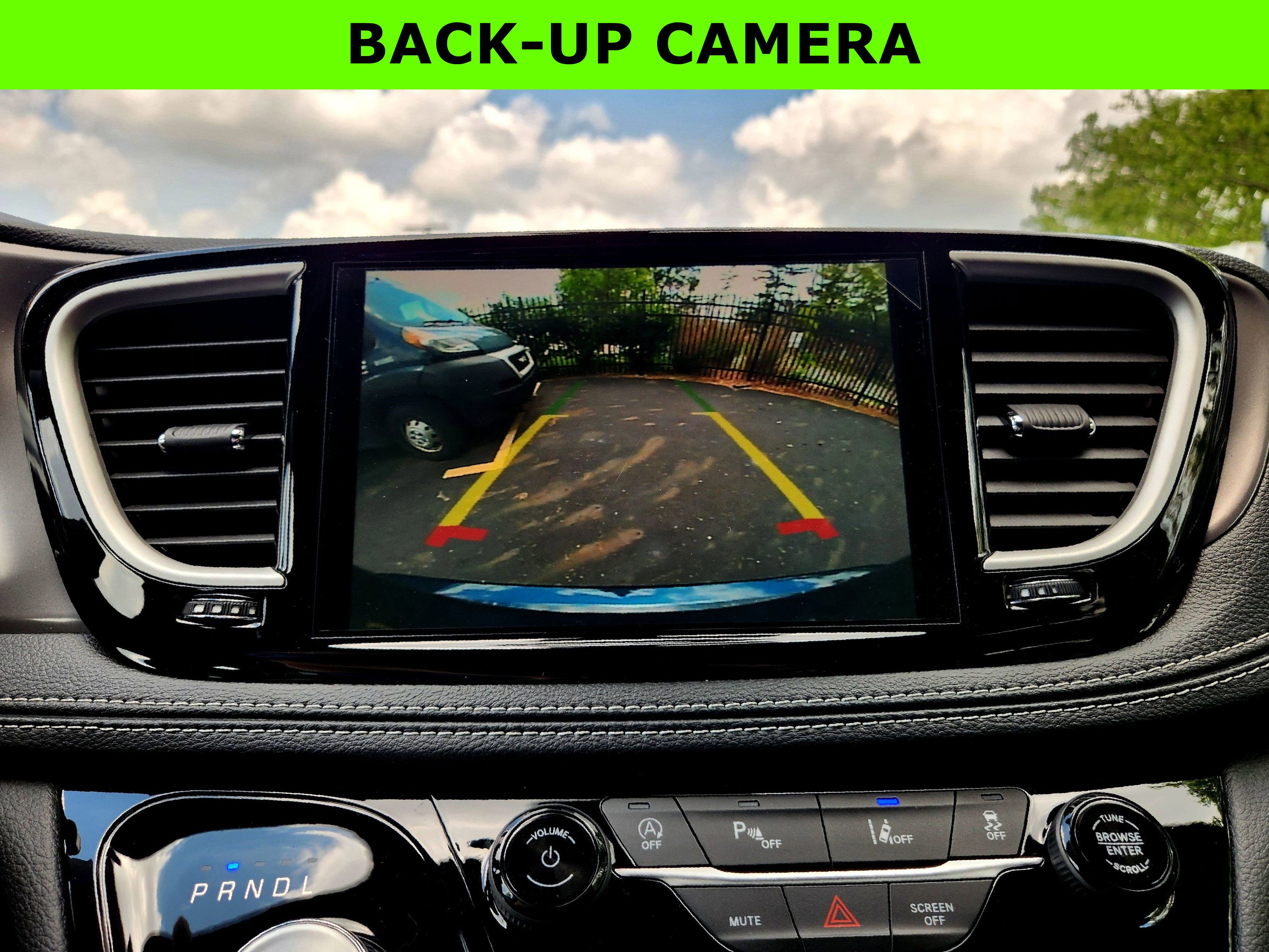 New 2025 Chrysler Pacifica Select w/ Uconnect Theater Family Group image 25