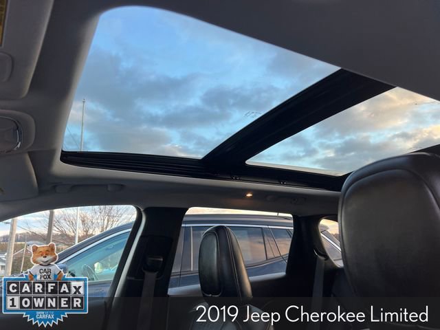 Used 2019 Jeep Cherokee Limited image 37