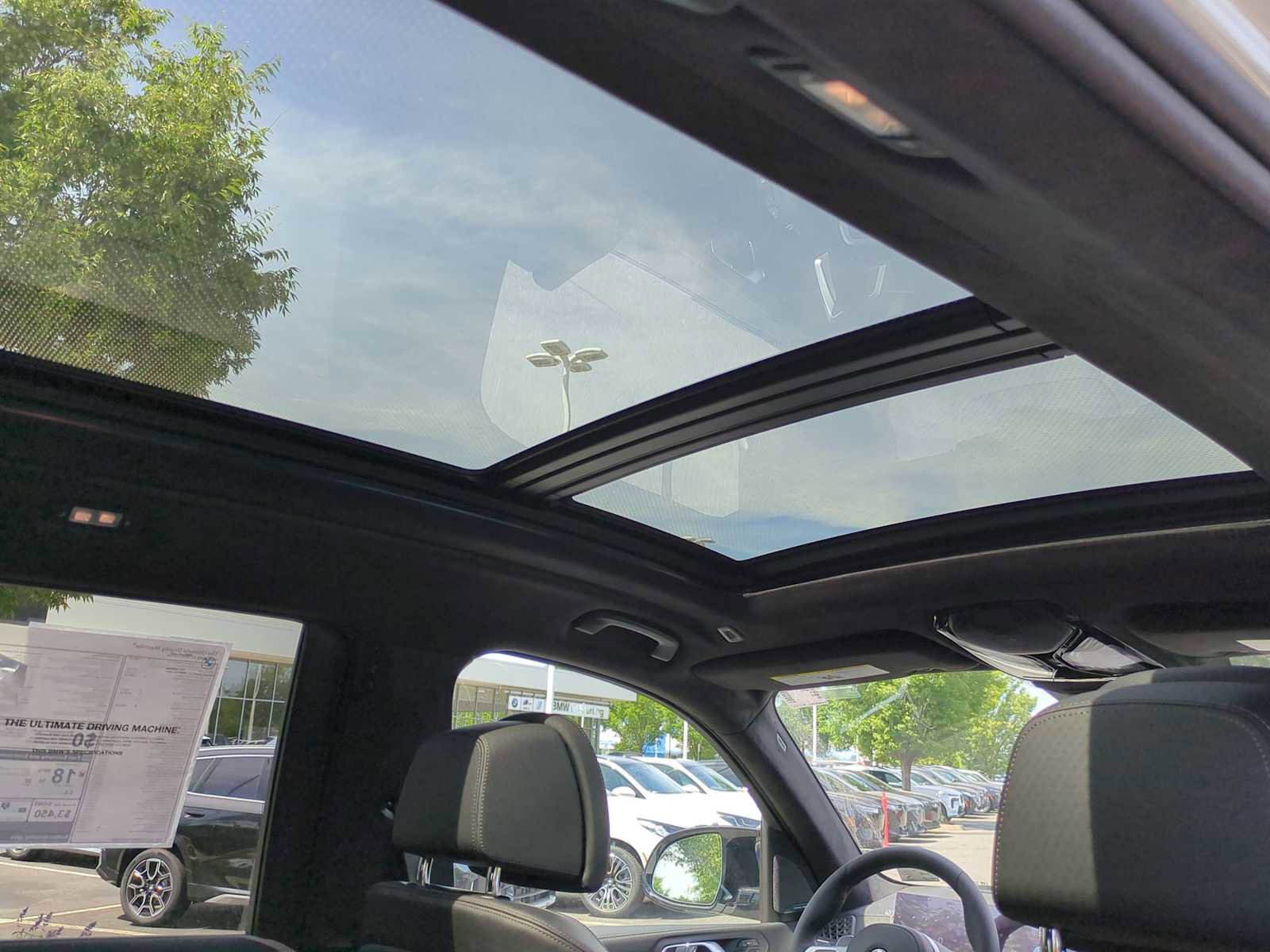 Used 2026 BMW X7 M60i image 23