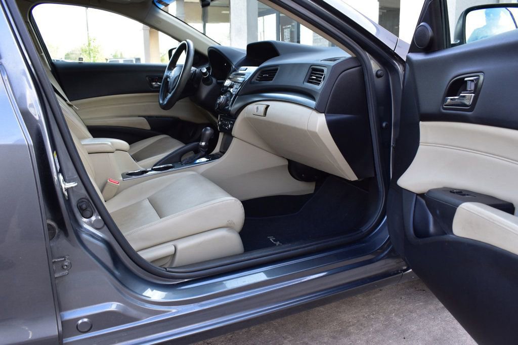 Used 2014 Acura ILX w/ Technology Package FWD image 16