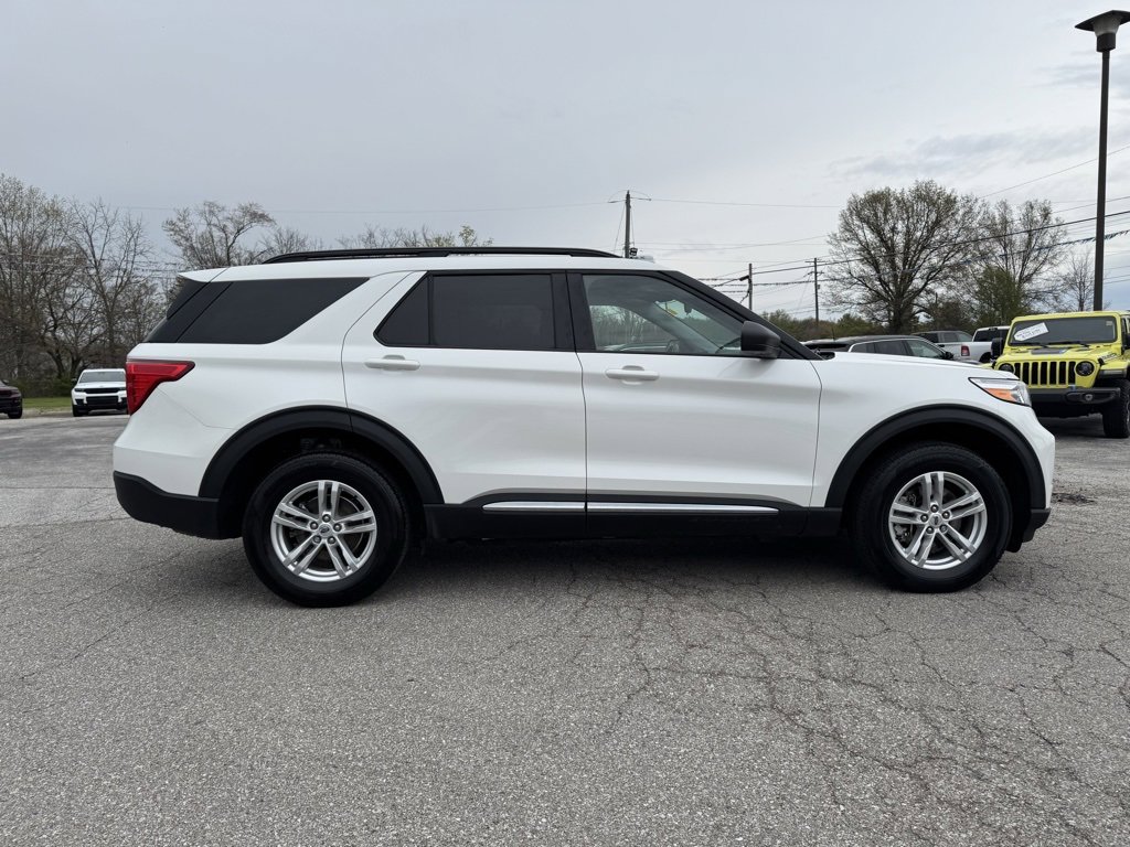 Used 2022 Ford Explorer XLT w/ Equipment Group 202A image 10